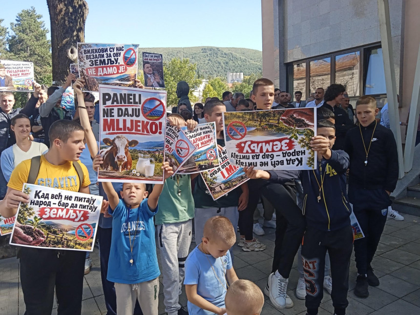 Bilećani na protestu protiv izgradnje solarne elektrane