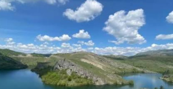 Данас понегдје киша, температура до 30 степени