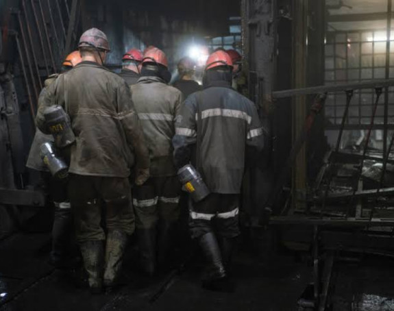 Након осам сати заробљени рудари изашли на површину