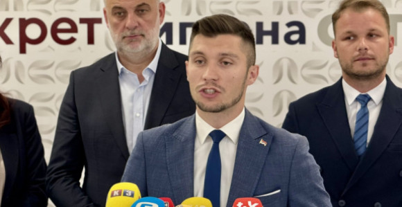 Људи одлазе, имена остају: Зашто излазност на изборима заварава?