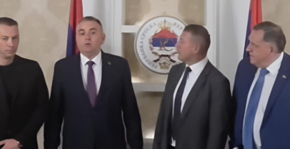 Минић даје орден Нешићу “за спашавање Српске од пожара”!?