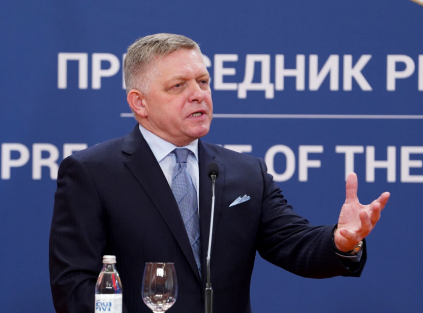Фицо најавио обнову разговора са Русијом и Украјином