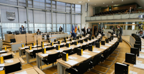 Усвојена резолуција којом се тражи укидање санкција Русији