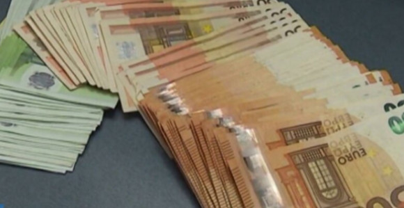 Покушао да пређе границу са 50.000 евра у готовини