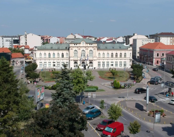Градска управа Бијељине послала 300 радника кући