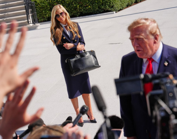 Трамп смијенио портпаролку након само седам дана