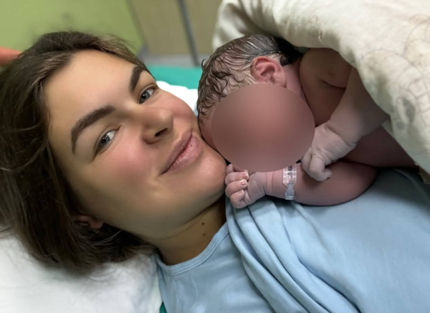 Честитке: Има 27 година, а већ је мајка петоро дјеце
