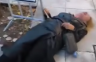 Тјелохранитељ политичарке ударио новинарку (ВИДЕО)