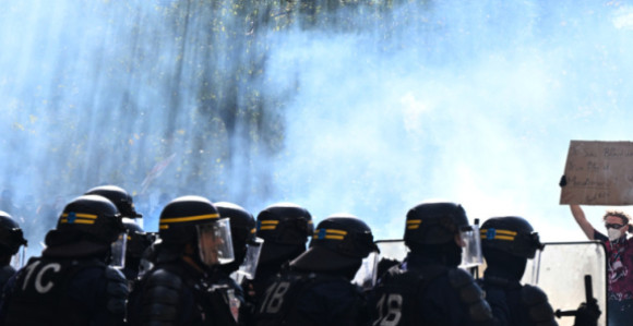 Француска: Скоро 1.000 приведених током протеста у земљи