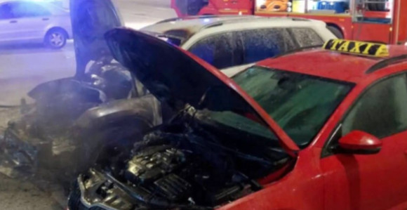 Na Palama požar: Dva automobila izgorjela