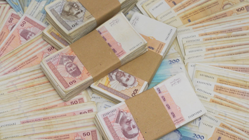 Функционерима у БиХ плате скачу и до 9.426 КМ!