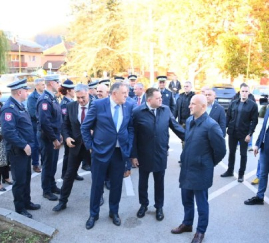 Strah vlasti u RS od promjena u Srbiji: MUP tajno prati građane koji podržavaju studente!?
