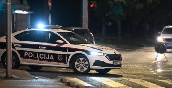 У Сарајеву изгорјело више аутомобила, три особе ухапшене