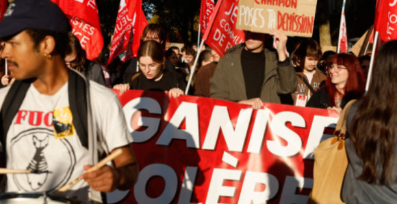 Oko 320.000 ljudi na protestima širom Francuske