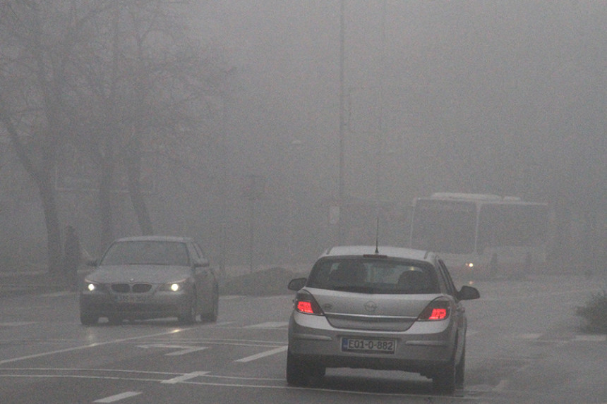 Korisni savjeti: Kako voziti po magli?
