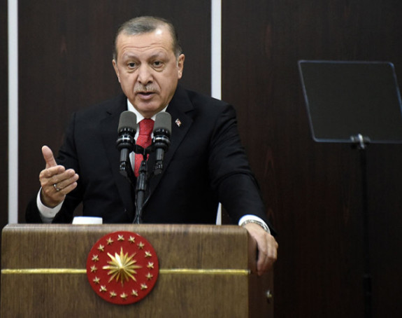 Erdogan i Makron ubjeđuju Ameriku