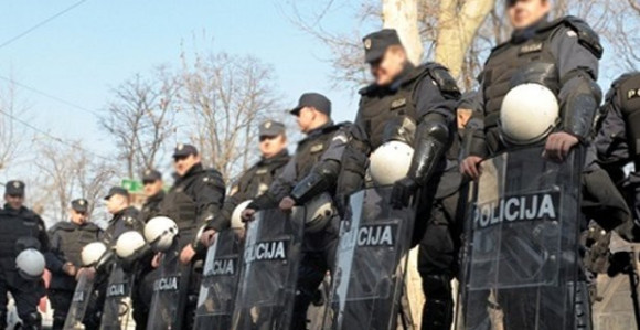 Tuča između policije i radnika AMSS