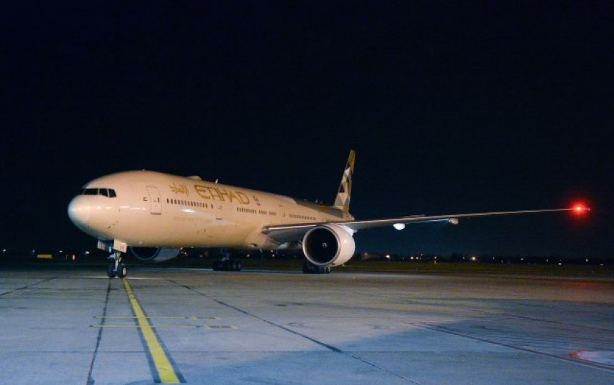 Srbiji stigao prvi avion pomoći iz Ujedinjenih Emirata
