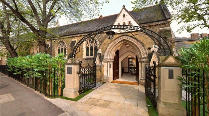 U zapadnom Londonu crkva iz 19. veka pretvorena u vilu s bazenom od 50 miliona evra!