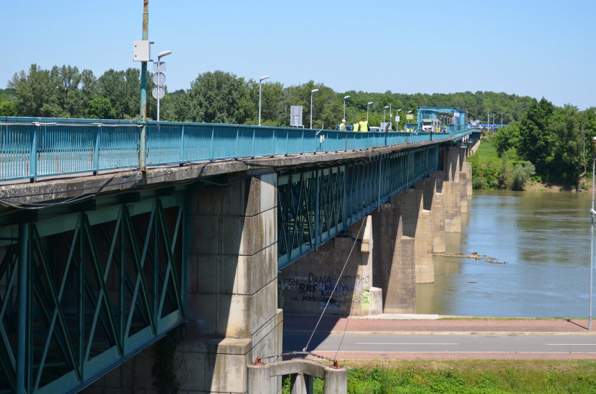 Почели радови на реконструкцији моста на ријеци Сави