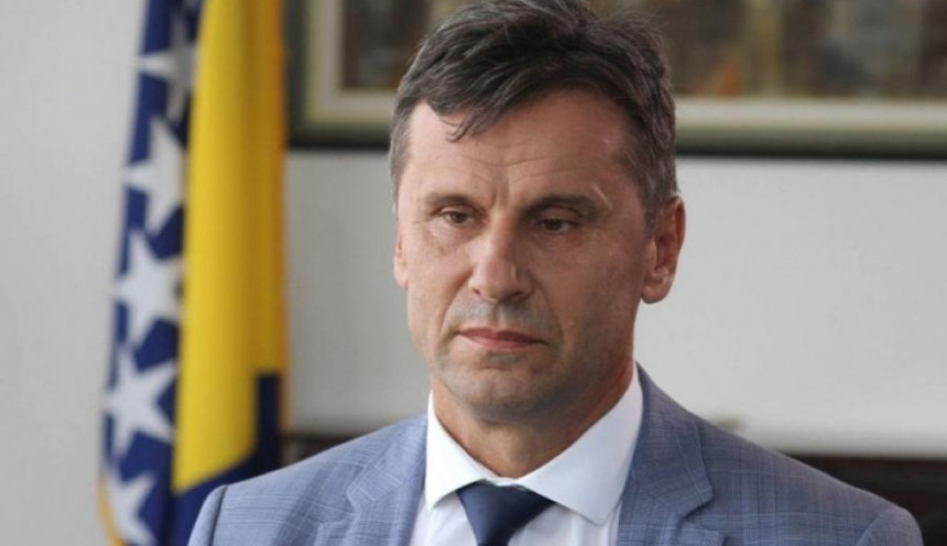 Uhapšeni premijer FBiH Fadil Novalić, Fahrudin Solak i Fikret Hodžić