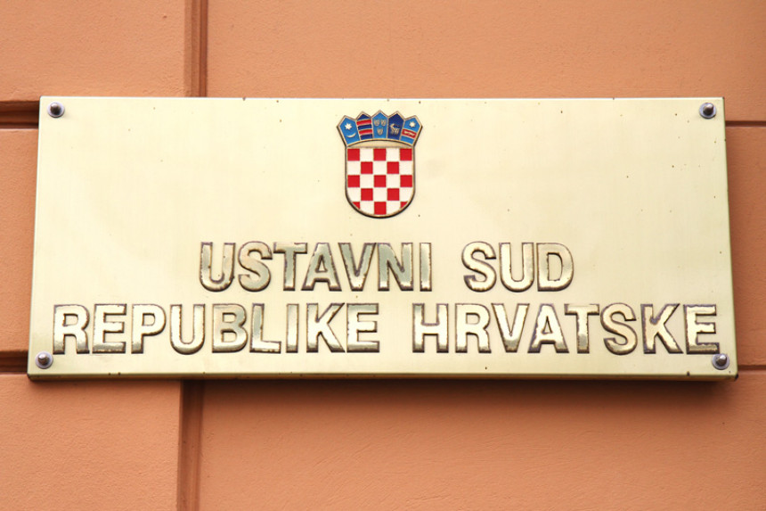 Усташки поздрав није у складу с Уставом Хрватске
