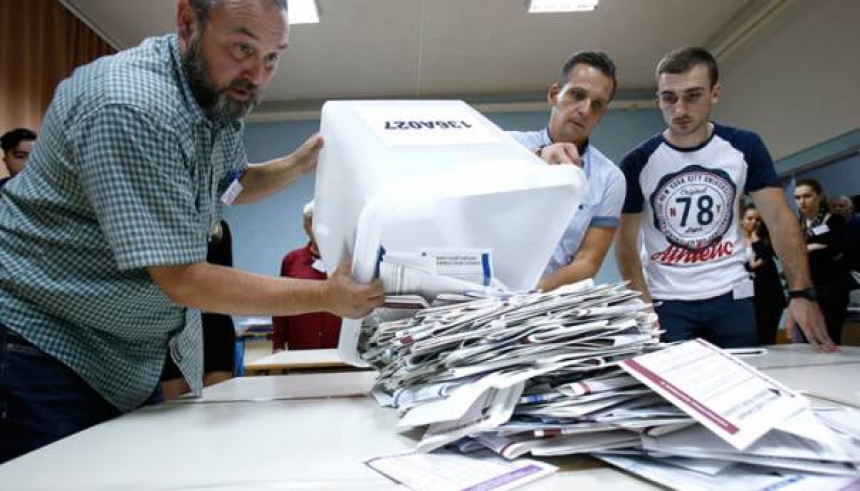 CIK BiH ima novi problem: Gdje sa 123 tone starog izbornog papira?