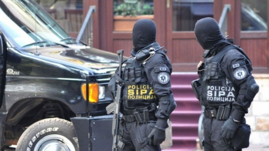 СИПА: Три лица ухапшена због промета дроге