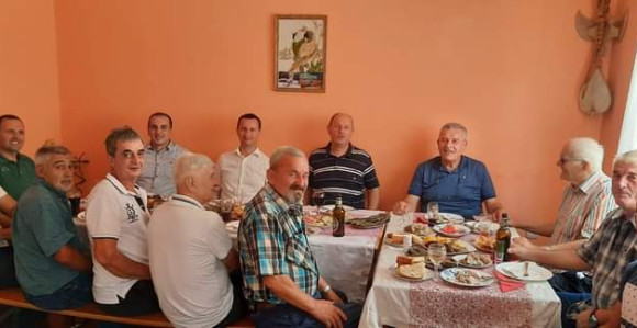 Hercegovci ignorišu SNSD: Luka Petrović jedva okupio 10 ljudi!?