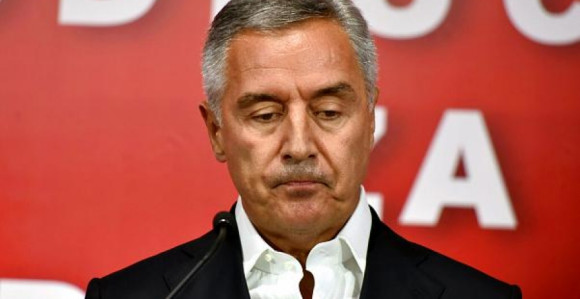 Đukanoviću ljudi rasprodaju imovinu i bježe iz Crne Gore