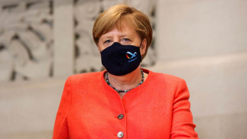 Меркелова припрема строжије мјере због ширења короне