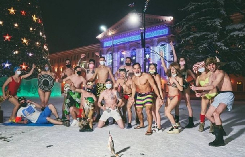 Бикини журка на минус 39 степени у Сибиру! (ВИДЕО)