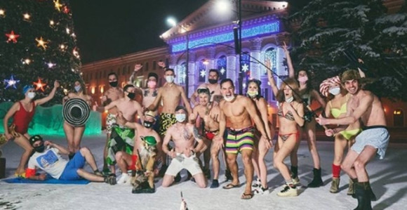 Bikini žurka na minus 39 stepeni u Sibiru! (VIDEO)