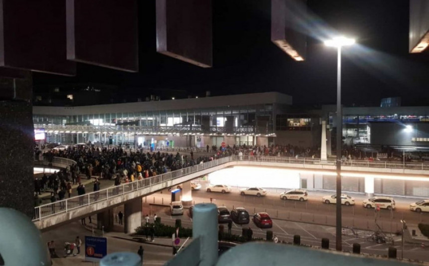 Хитно евакуисан аеродром у Франкфурту
