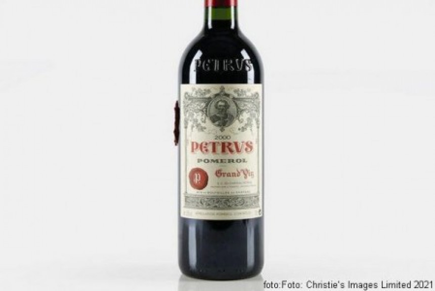На аукцији "Пéтрус 2000" флаша вина из свемира!