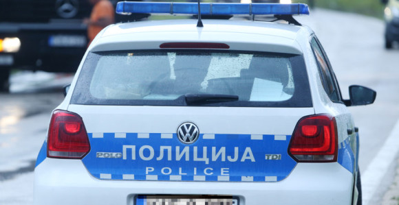 Ogorčen na život, mladić se polio benzinom