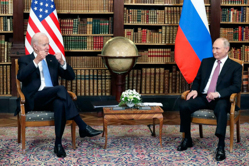 Говор тијела два лидера Бајдена и Путина рекао све
