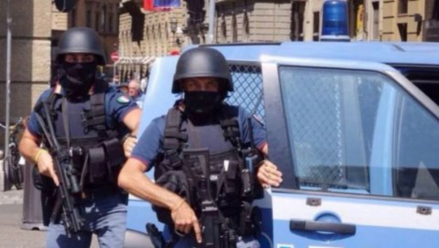 Рим: Ручно рађена бомба у возилу државног службеника