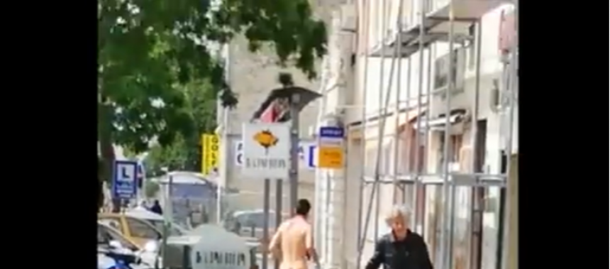 Muškarac bez odjeće trči Splitom, juri ga policija (VIDEO)
