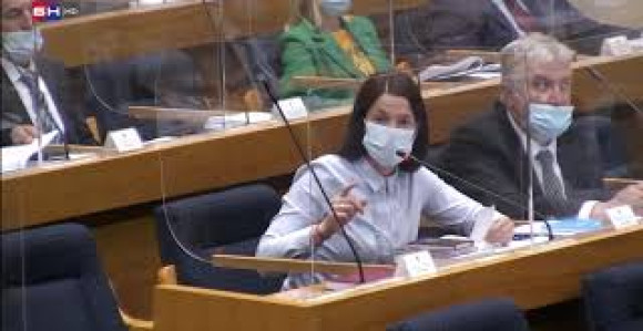 "Nećete me seliti, ostaću ovdje da vas nerviram"