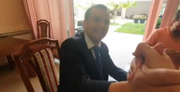 “Šta glumiš mangupa? Hoćemo li na posao? (VIDEO)