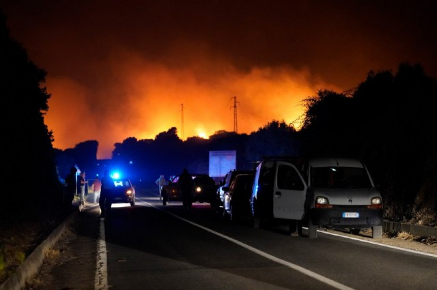 Požari zahvatili rekordne površine u Italiji (VIDEO)