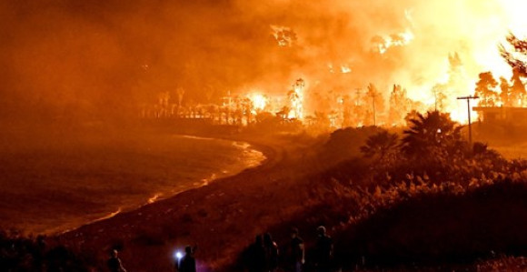 Sjeverom Evrope haraju poplave, jug se bori sa požarima