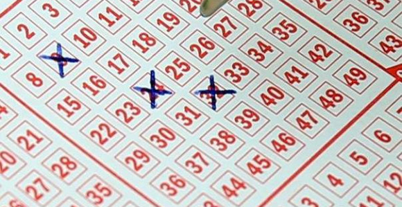 Продавац украо купцу добитни тикет лутрије и побегао!