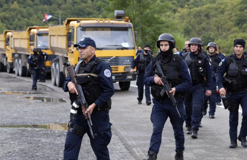 Косовска полиција бацила сузавац на Србе у Јарињу