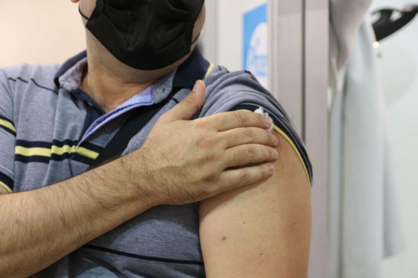 Пензионерима у Москви по 120 евра ако приме вакцину