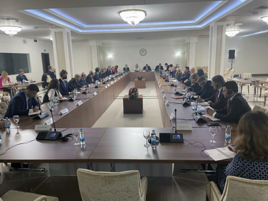 Većina ambasadora odbila poziv Milorada Dodika
