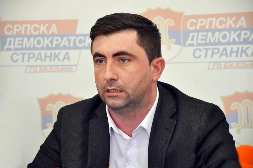 Петровић поручио Додику: Раскини коалицију са СДА на свим нивоима!