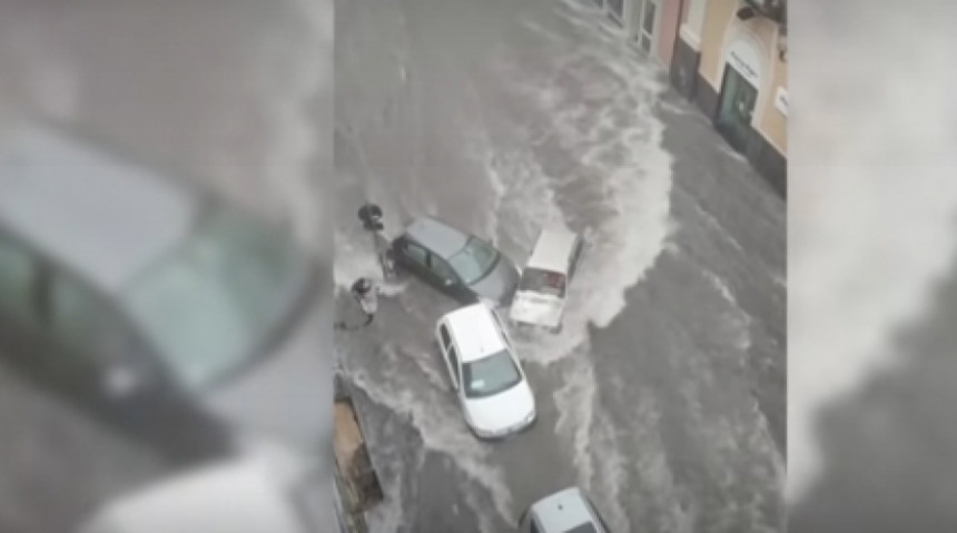 Незапамћене поплаве погодиле Сицилију (ВИДЕО)