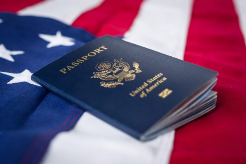 САД издале први пасош за родно неутралну особу